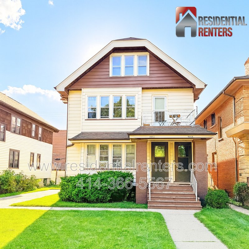 Shorewood 2BDR Upper Duplex, Garage Parking, Pet Friendly! property image