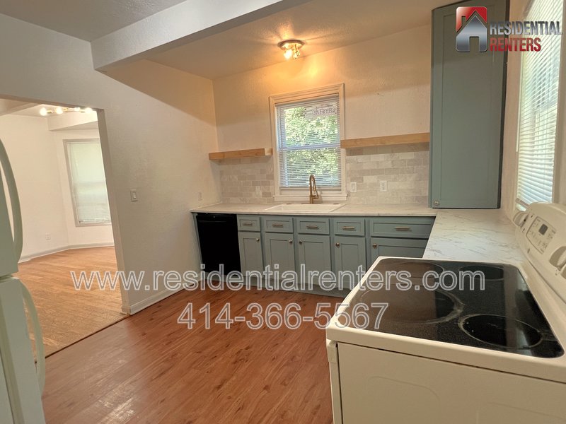 Private Single Family Cottage Home, Recently Updated, Hardwood Floors, Great Yard, Pets Ok! property image