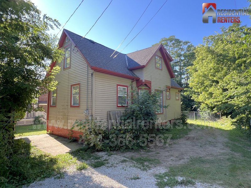 Private Single Family Cottage Home, Recently Updated, Hardwood Floors, Great Yard, Pets Ok! property image