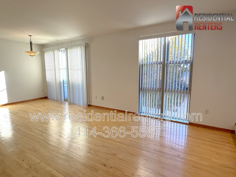 Tri-Level Luxury Condo with River & Downtown Views, Garage Parking, Great Location! property image