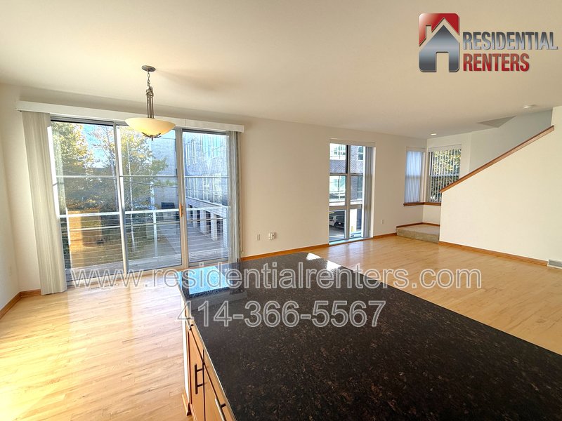 Tri-Level Luxury Condo with River & Downtown Views, Garage Parking, Great Location! property image
