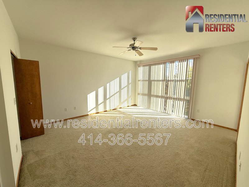 Tri-Level Luxury Condo with River & Downtown Views, Garage Parking, Great Location! property image