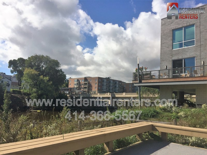 Tri-Level Luxury Condo with River & Downtown Views, Garage Parking, Great Location! property image