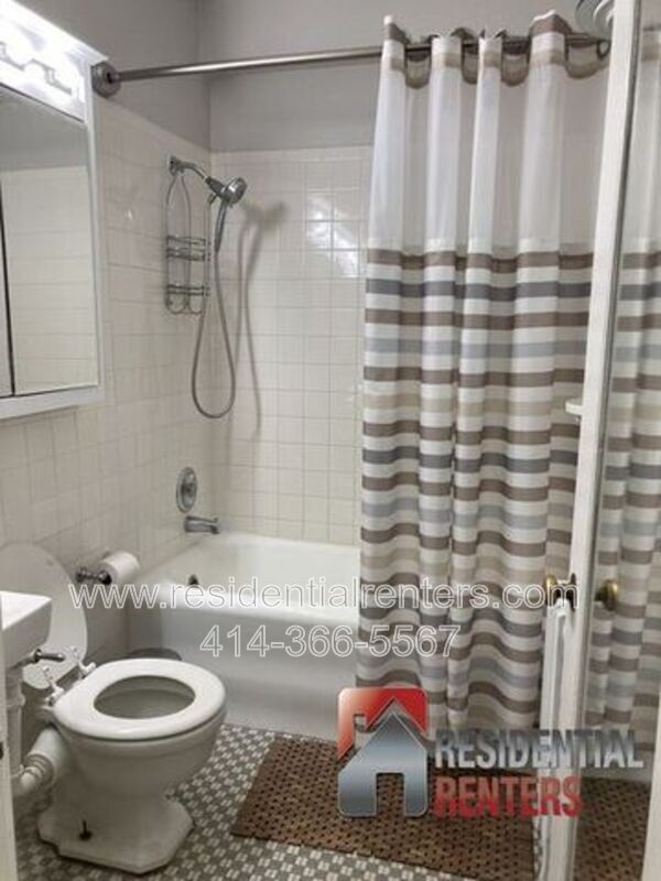 Desirable Short-term furnished accommodation in a classical Lakefront hotel environment.  property image