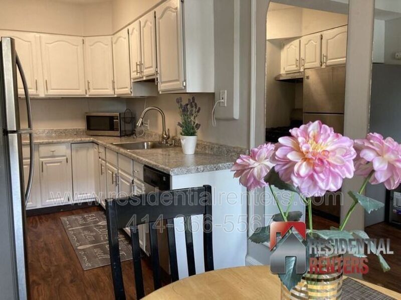 Desirable Short-term furnished accommodation in a classical Lakefront hotel environment.  property image