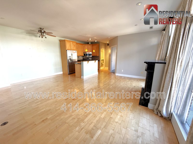 Lower East Side Condo, Balcony with Views, Garage Parking (2 spaces), Pets OK, Great Location! property image