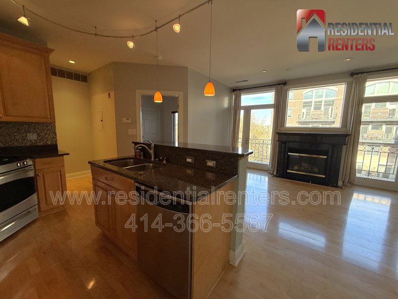 Lower East Side Condo, Balcony with Views, Garage Parking (2 spaces), Pets OK, Great Location! property image