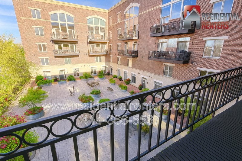 Lower East Side Condo, Balcony with Views, Garage Parking (2 spaces), Pets OK, Great Location! property image