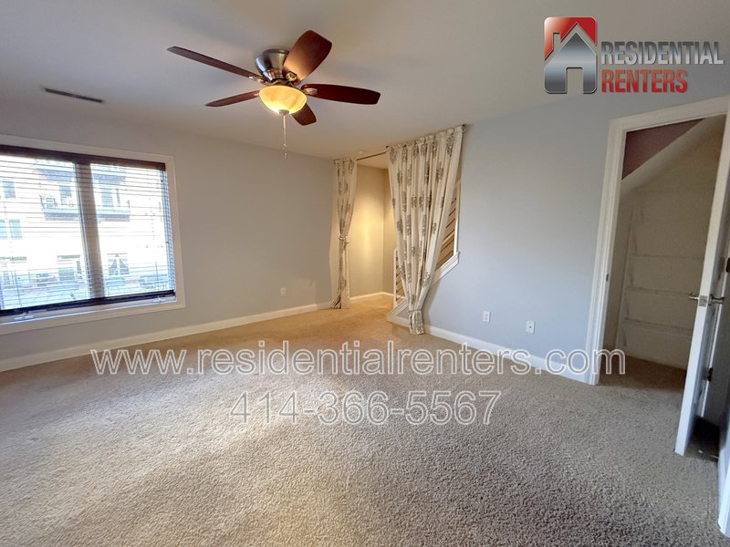 Lower East Side Condo, Balcony with Views, Garage Parking (2 spaces), Pets OK, Great Location! property image