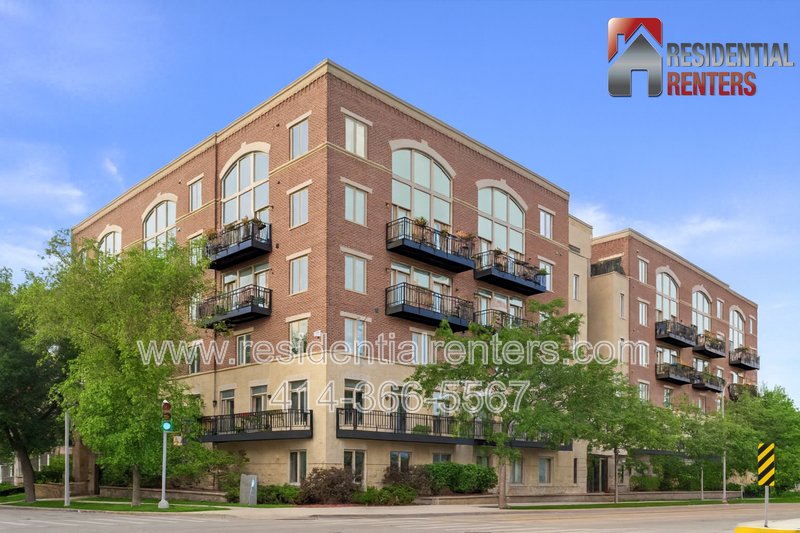 Lower East Side Condo, Balcony with Views, Garage Parking (2 spaces), Pets OK, Great Location! property image