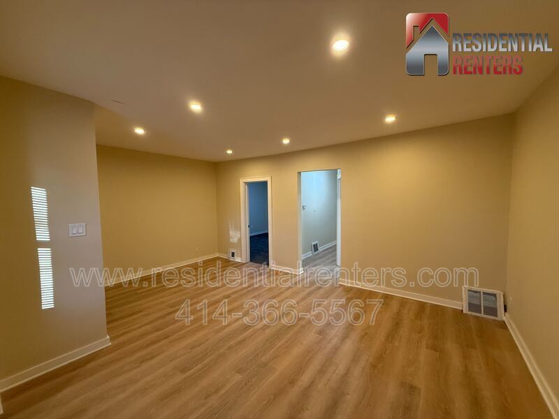 Newly Remodeled Upper & Lower Duplex, Pets Welcome! property image
