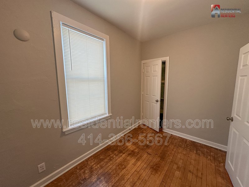 Riverwest Newly Remodeled House with Off Street Parking, Pets Welcome. property image