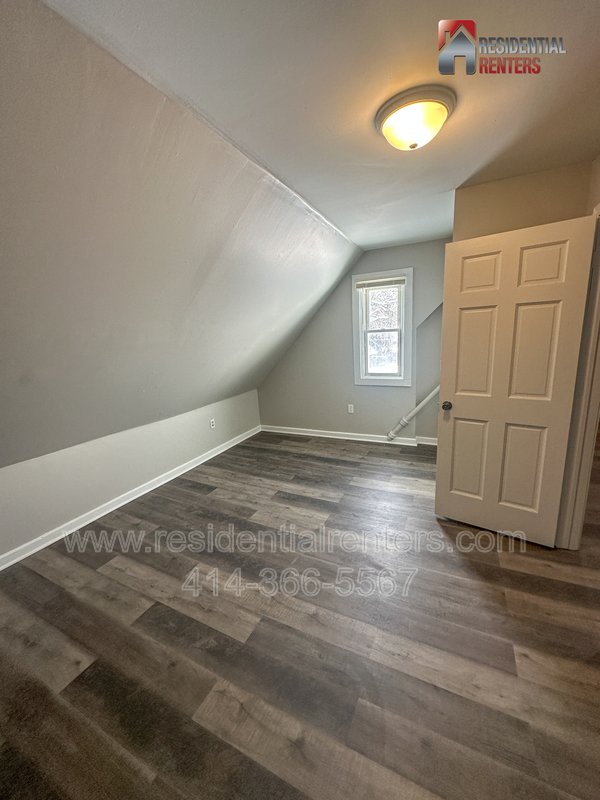 Riverwest Newly Remodeled House with Off Street Parking, Pets Welcome. property image