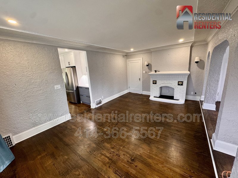 Cozy Wauwatosa Upper Duplex, Garage Parking, & Cats Ok! property image
