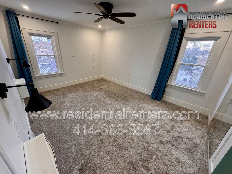 Cozy Wauwatosa Upper Duplex, Garage Parking, & Cats Ok! property image