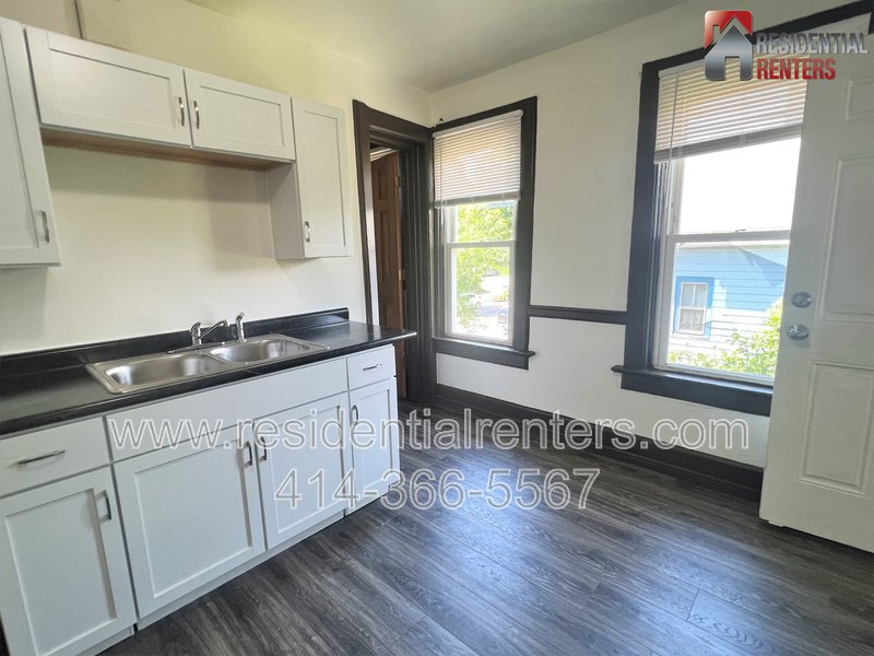 Updated 3BR Upper Duplex. Pets Welcome! property image