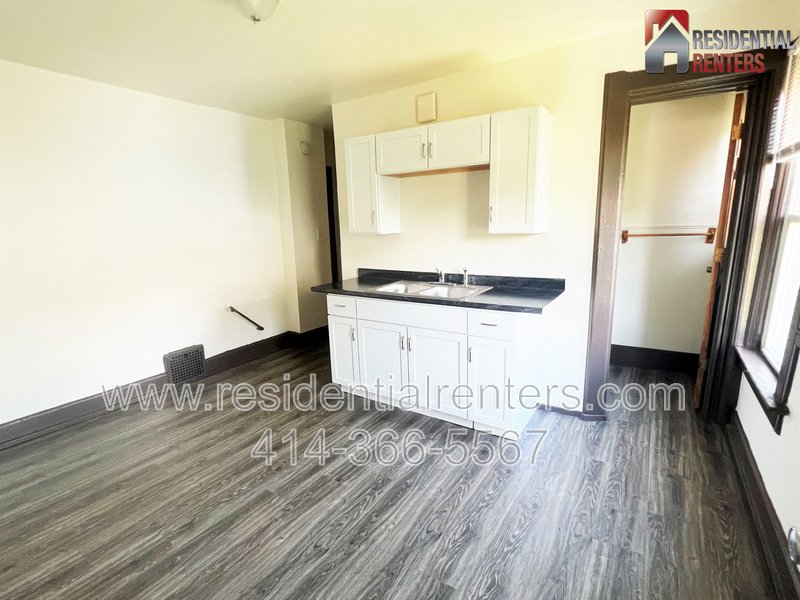 Updated 3BR Upper Duplex. Pets Welcome! property image