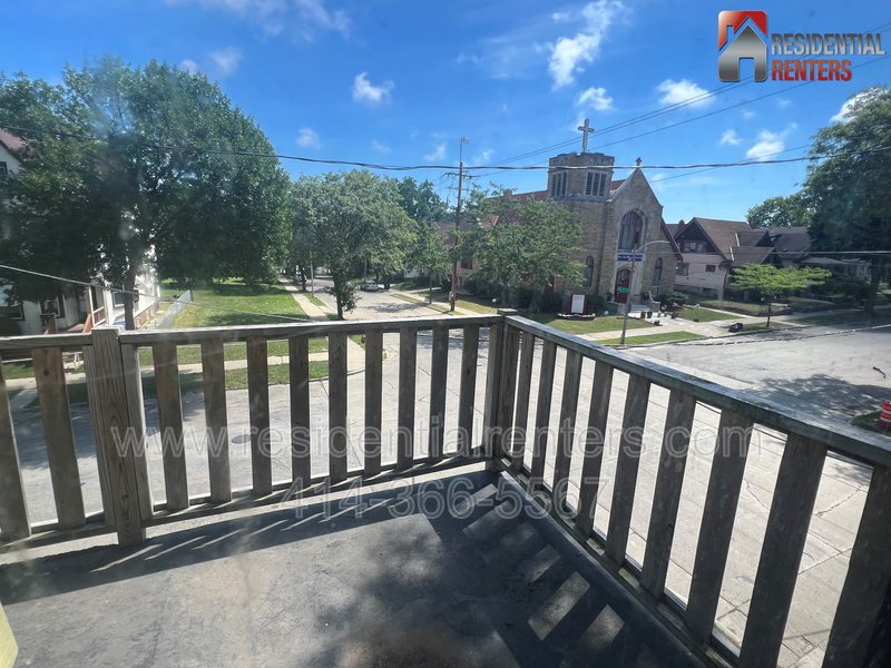 Updated 3BR Upper Duplex. Pets Welcome! property image