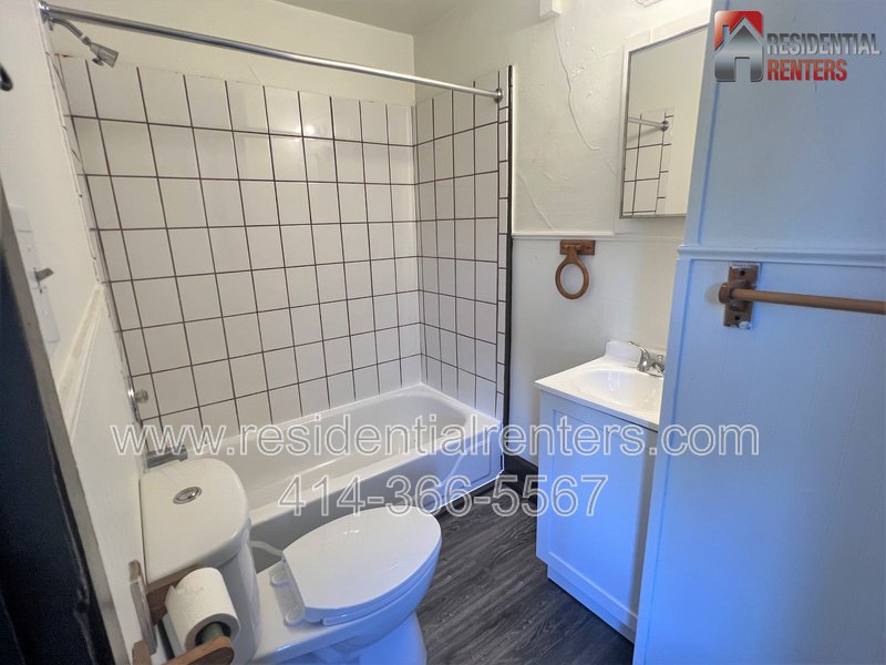 Updated 3BR Upper Duplex. Pets Welcome! property image