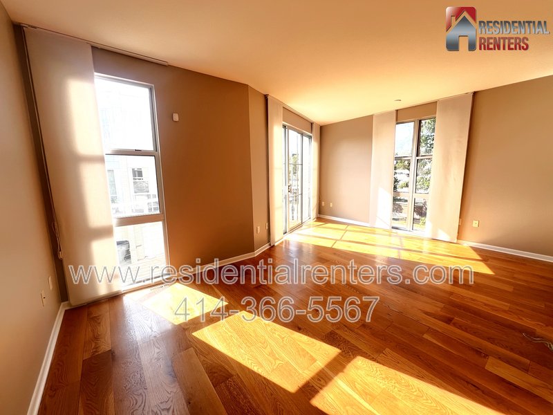 Commerce Street Tri-Level Condo with 2 Car Garage property image