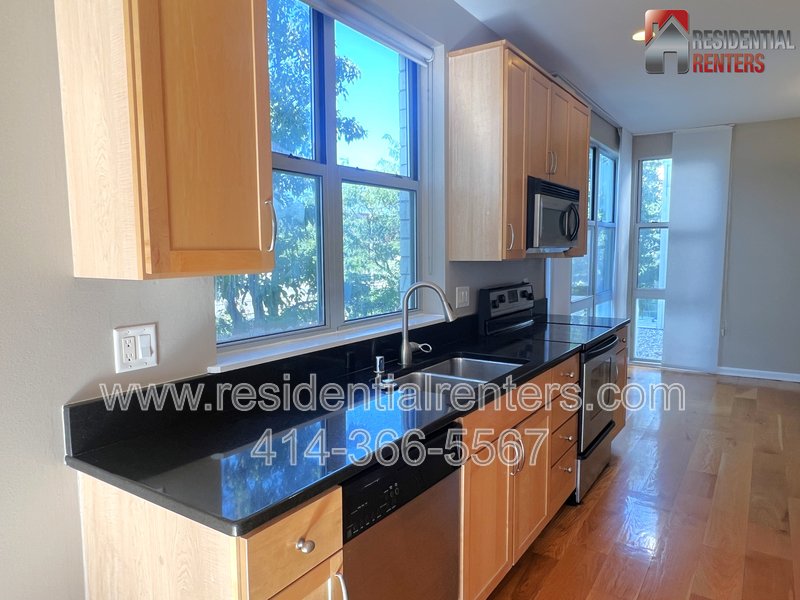 Commerce Street Tri-Level Condo with 2 Car Garage property image