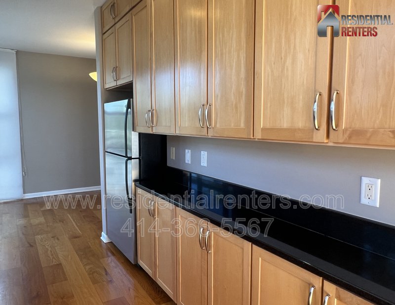 Commerce Street Tri-Level Condo with 2 Car Garage property image