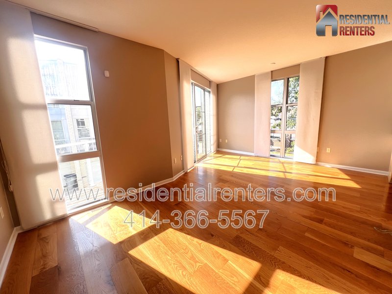 Commerce Street Tri-Level Condo with 2 Car Garage property image