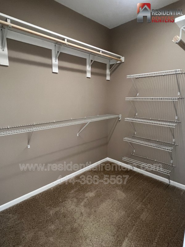 Commerce Street Tri-Level Condo with 2 Car Garage property image