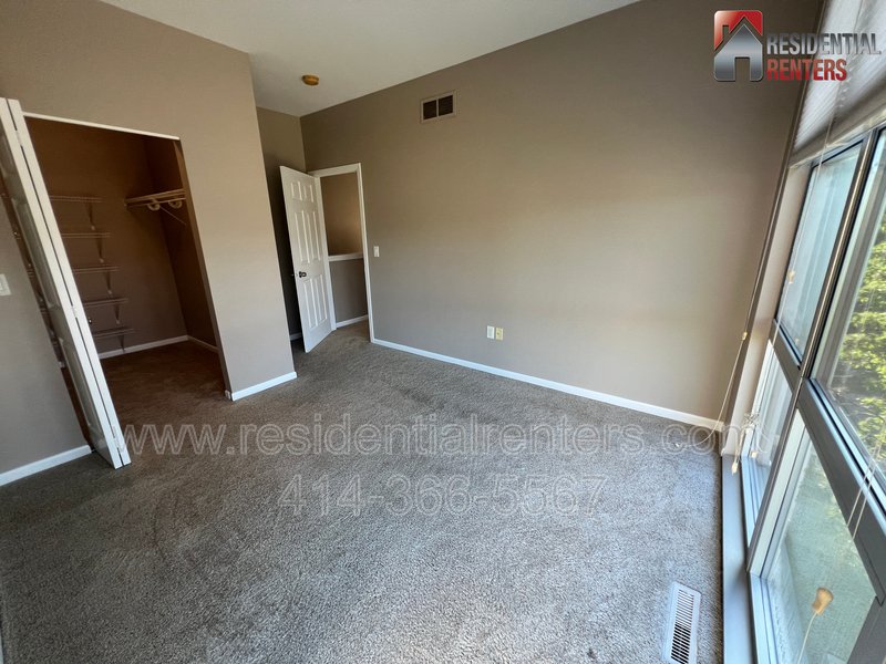 Commerce Street Tri-Level Condo with 2 Car Garage property image