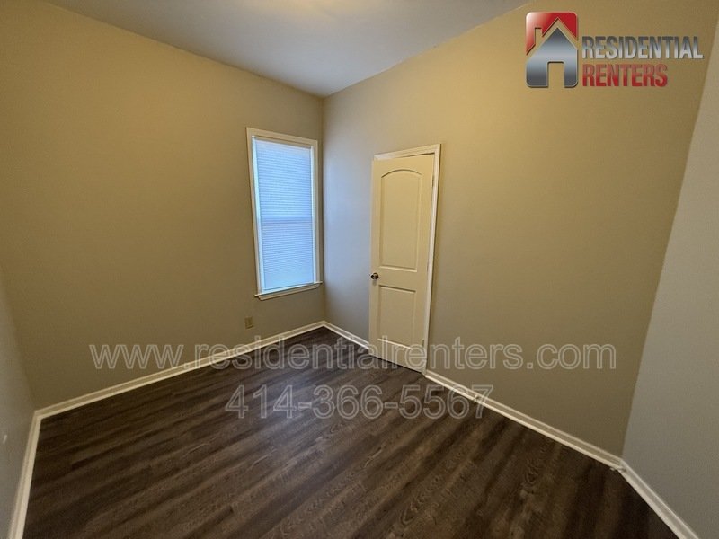 Washington Park Newly Remodeled Lower Duplex with Off Street Parking, Pets Welcome property image