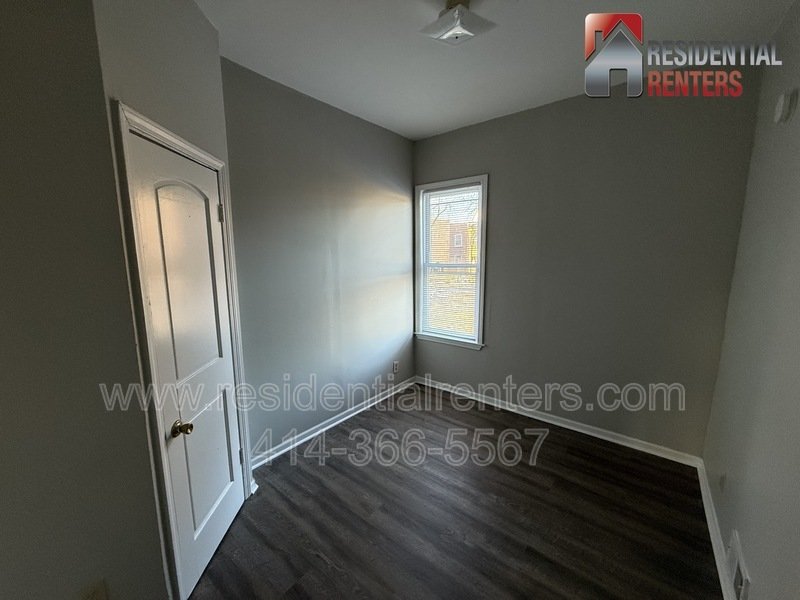 Washington Park Newly Remodeled Lower Duplex with Off Street Parking, Pets Welcome property image