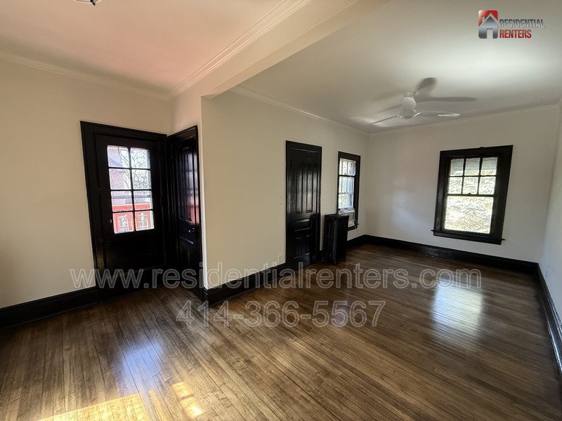 Recently Renovated Midtown Neighborhood House with 2 Car Garage property image