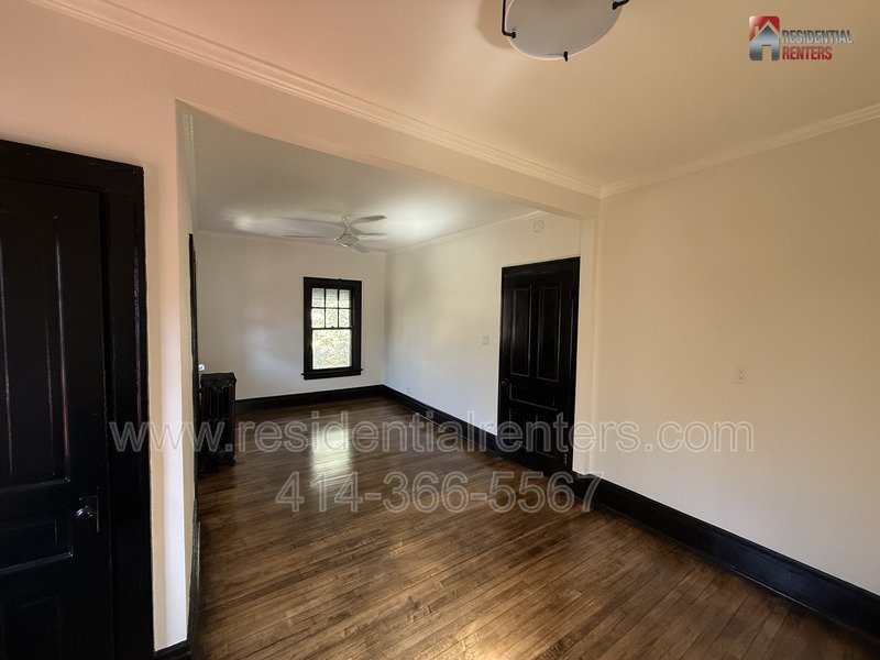 Recently Renovated Midtown Neighborhood House with 2 Car Garage property image