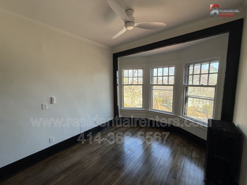 Recently Renovated Midtown Neighborhood House with 2 Car Garage property image