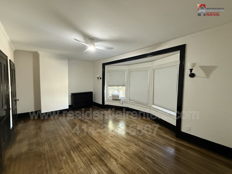 Recently Renovated Midtown Neighborhood House with 2 Car Garage property image