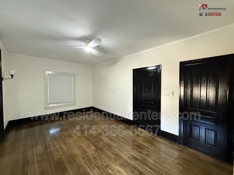 Recently Renovated Midtown Neighborhood House with 2 Car Garage property image