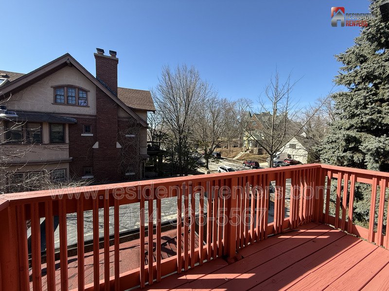 Recently Renovated Midtown Neighborhood House with 2 Car Garage property image