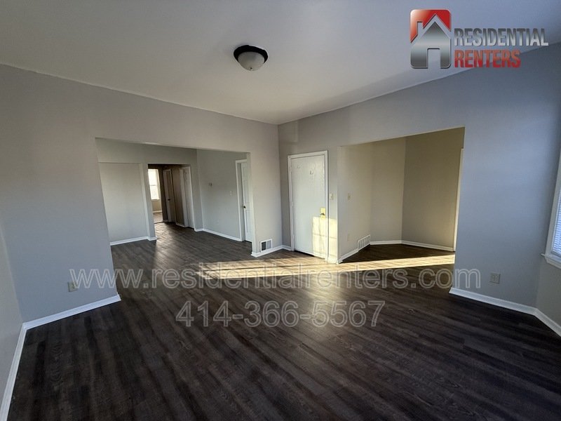 Washington Park Newly Remodeled Lower Duplex with Off Street Parking, Pets Welcome property image