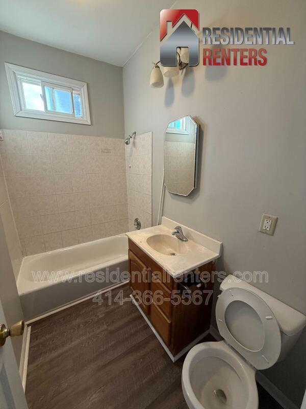 Washington Park Newly Remodeled Lower Duplex with Off Street Parking, Pets Welcome property image