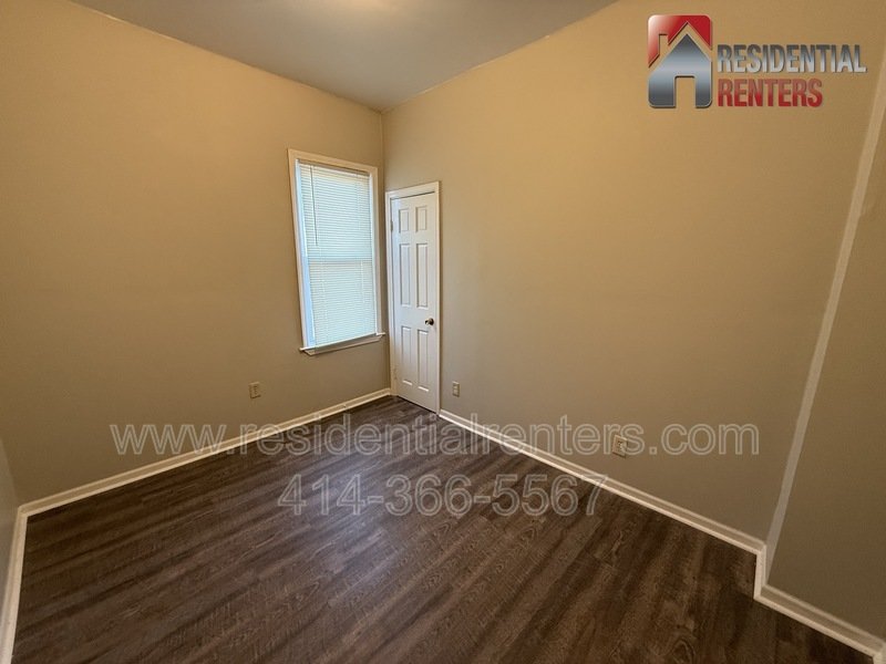 Washington Park Newly Remodeled Lower Duplex with Off Street Parking, Pets Welcome property image