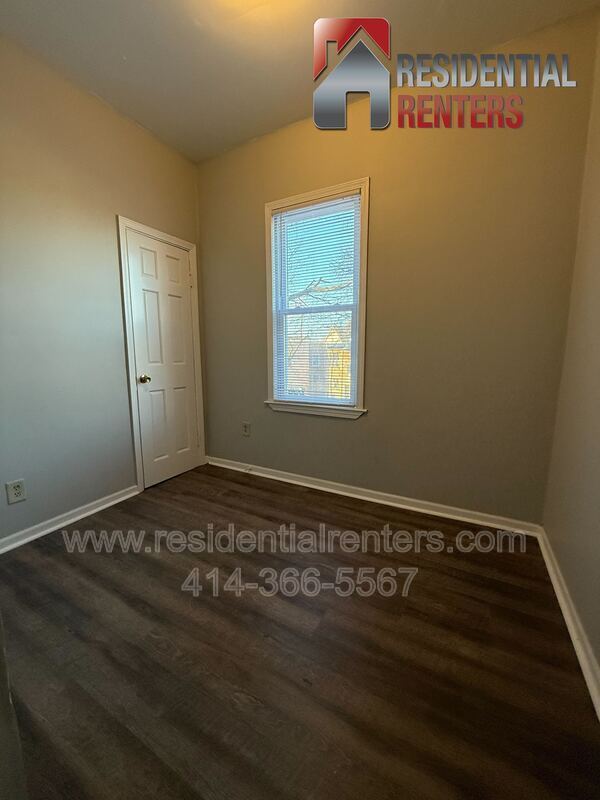 Washington Park Newly Remodeled Lower Duplex with Off Street Parking, Pets Welcome property image