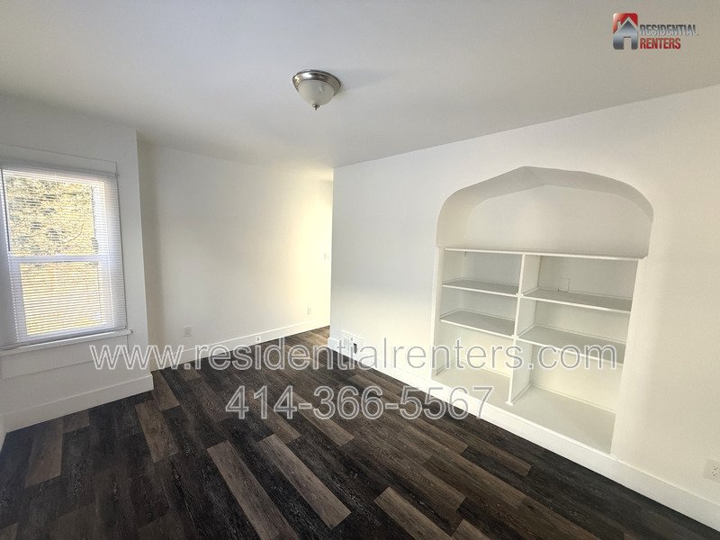 Cozy Lower Lenox Heights Duplex with garage parking, pets welcome! property image