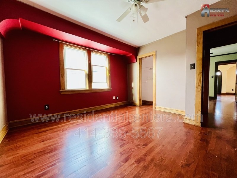 West Allis Upper Duplex, Hardwood Floors, & Pets Ok property image