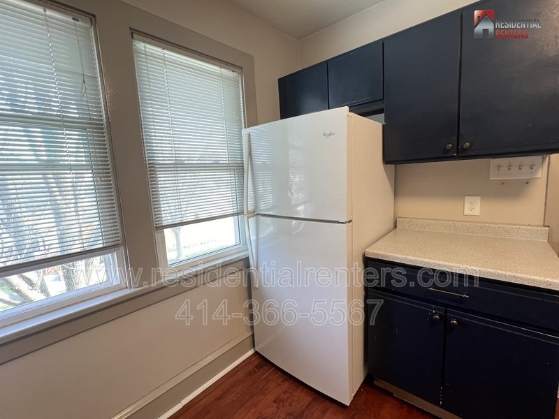 West Allis Upper Duplex, Hardwood Floors, & Pets Ok property image