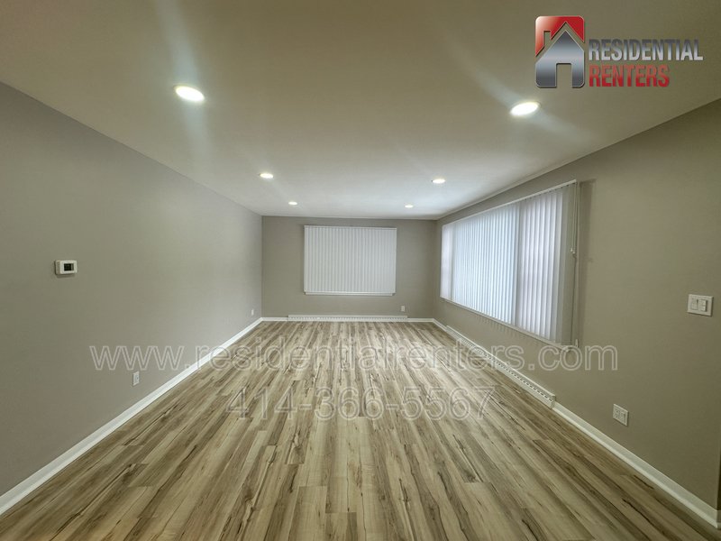 Brookfield 2BR Single Family Home, Hardwood Flooring Throughout, Pet Friendly! property image