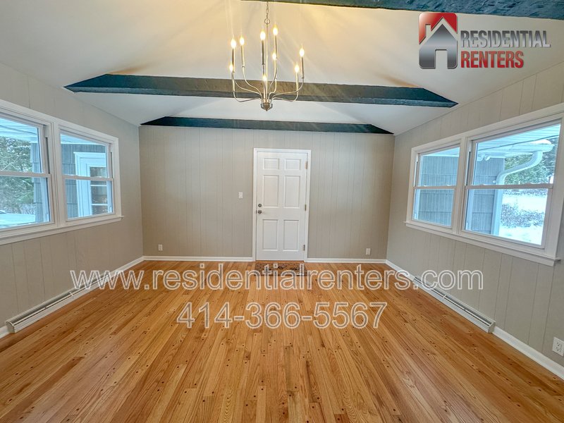 Brookfield 2BR Single Family Home, Hardwood Flooring Throughout, Pet Friendly! property image