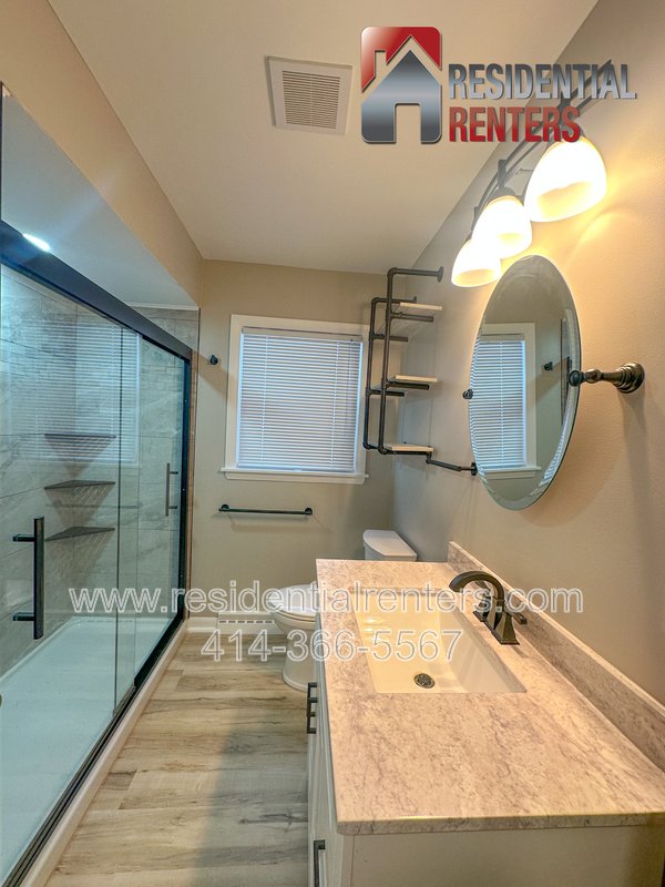 Brookfield 2BR Single Family Home, Hardwood Flooring Throughout, Pet Friendly! property image