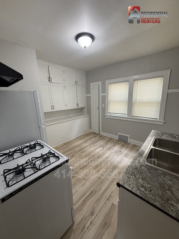 Cozy Lower Floor Duplex, Harambee Neighborhood, Parking Available! property image