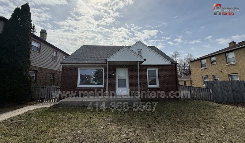 Renovated 3-Bedroom West Allis Home, with a Private Fenced Yard, and Garage. property image