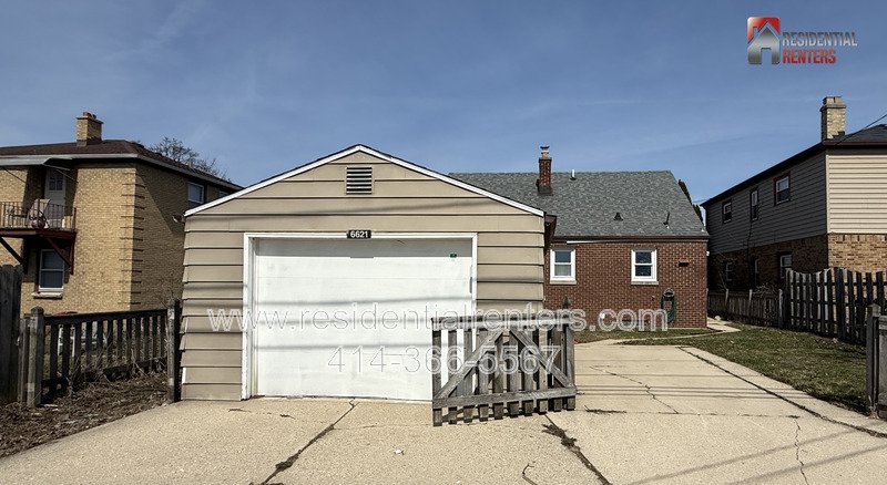 Renovated 3-Bedroom West Allis Home, with a Private Fenced Yard, and Garage. property image